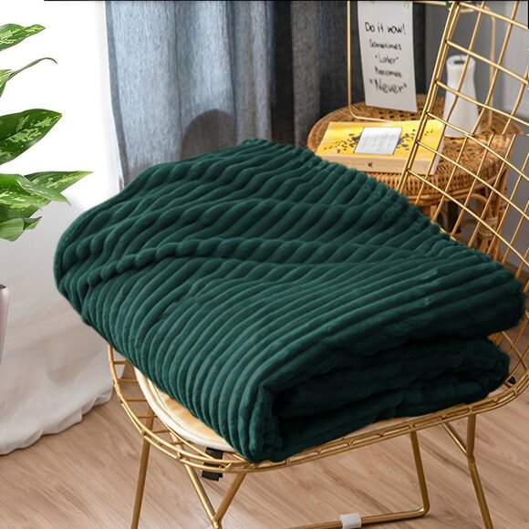 SOGA Dark Green Throw Blanket – Soft Cozy Warm Blanket for Bed, Sofa & Couch - Picture 9 of 13